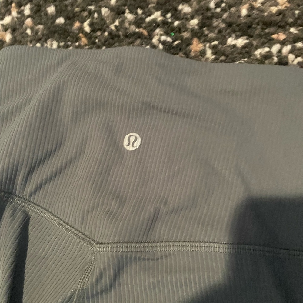 lululemon athletica grey mini flares - Picture 3 of 5